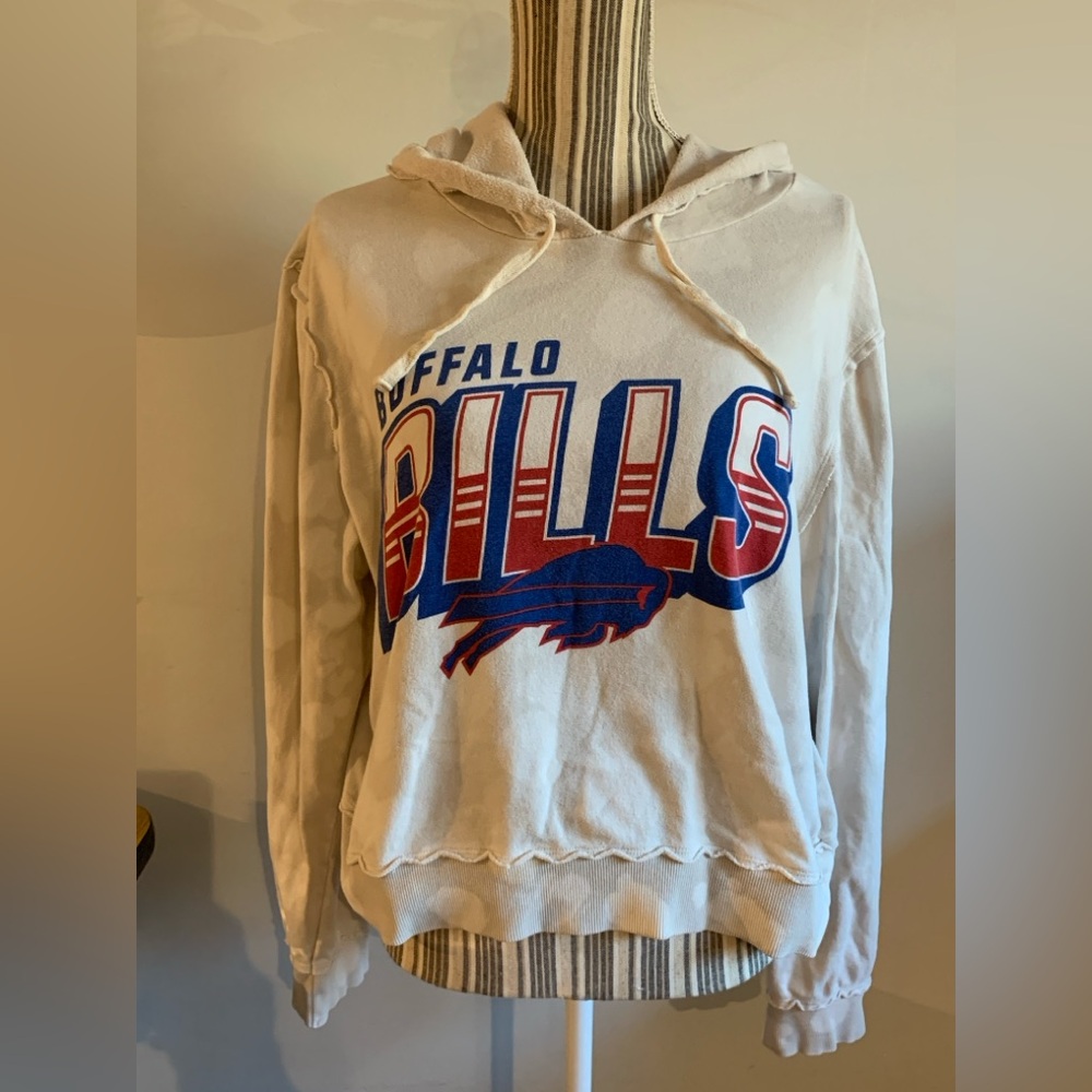 Buffalo Bills Junk Food XXL tie dye washed cropped hoodie.